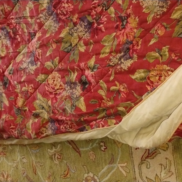 βοΈ CROSCILL "SERENA RED"FLORAL 96 X 96 EUC COMFORTER Peonies Hydrangeas - Picture 2 of 16